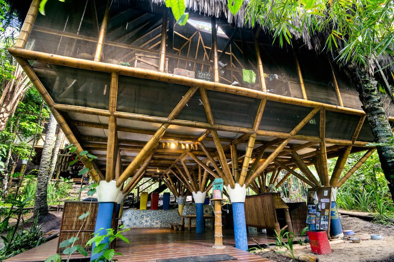 Universo Pol Bamboo Hostel Морро-де-Сан-Паулу Экстерьер фото