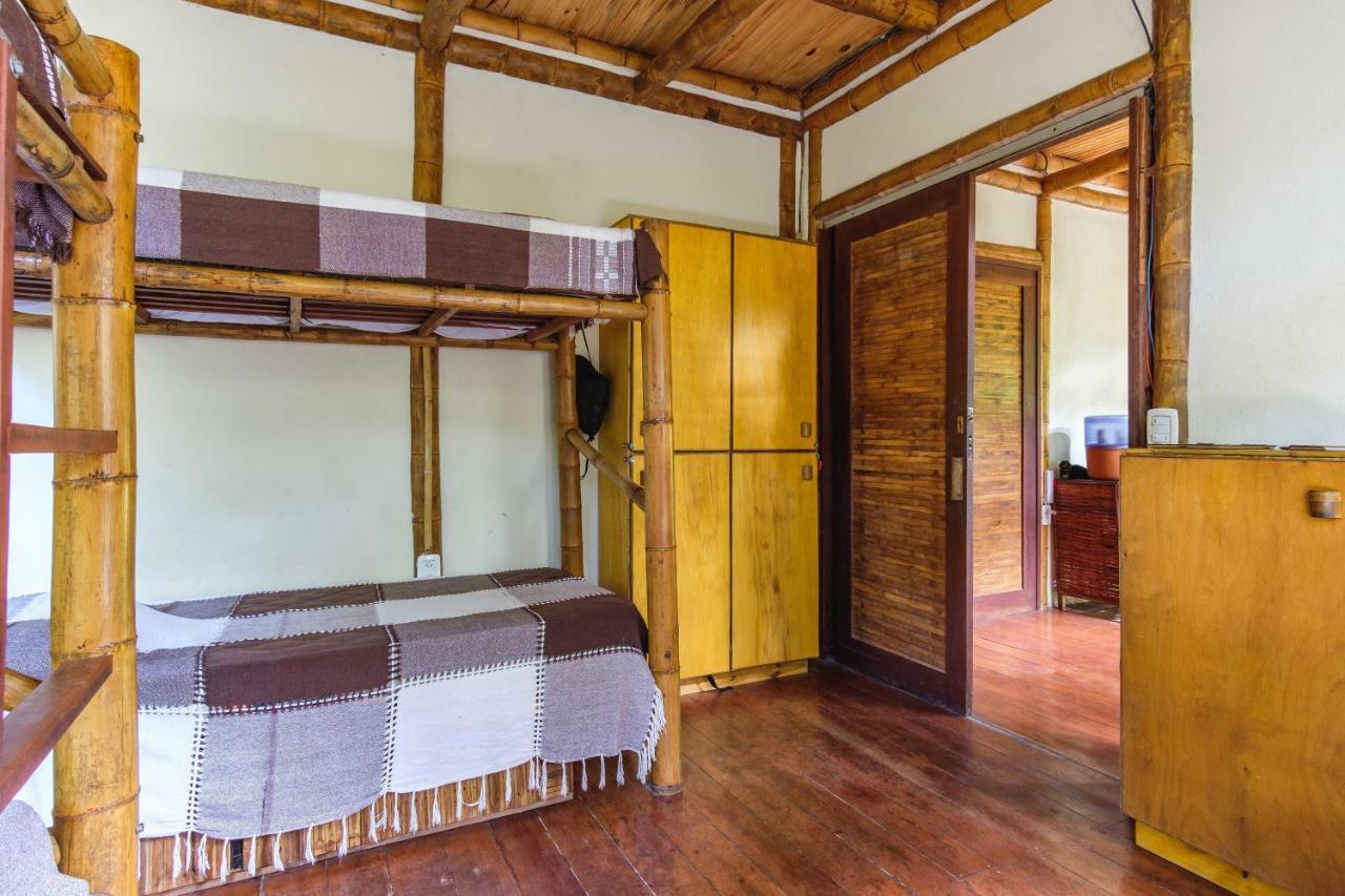 Universo Pol Bamboo Hostel Морро-де-Сан-Паулу Экстерьер фото